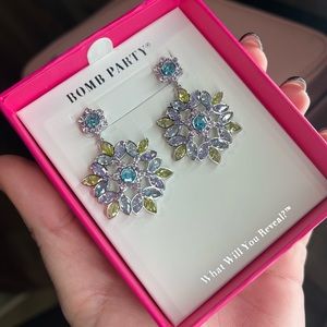 BRAND NEW Snowflake Sparkle Statement Earrings by Bomb Party!! ❄️